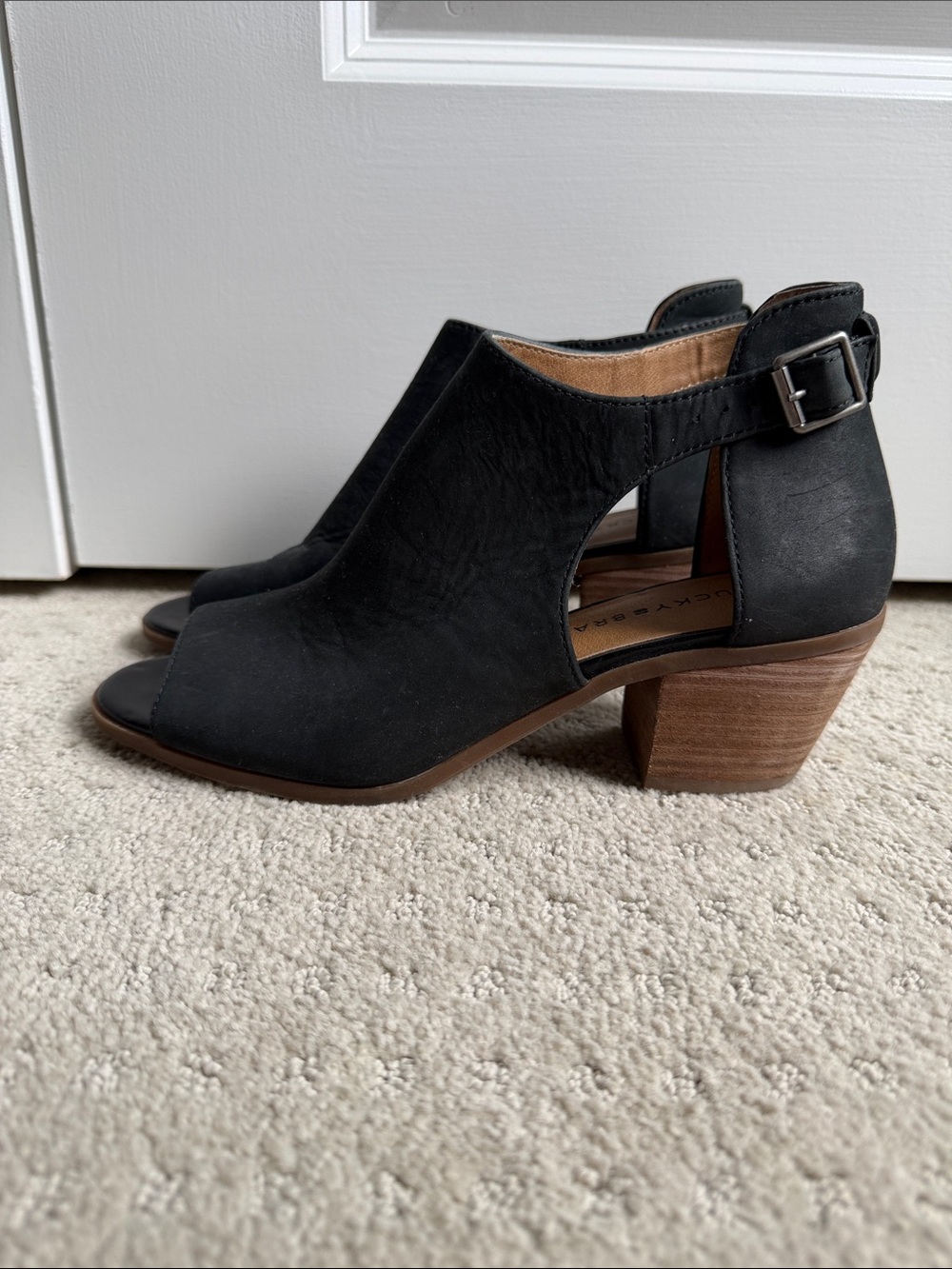 Lucky Brand Black Open-Toe Buckle Block Heel Sandals - NEVER WORN!